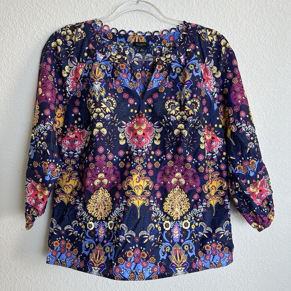Talbots Poplin Top Women's XS Navy Balloon Sleeve Medallion Print V-Neck‎ NEW - Picture 2 of 7